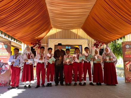 Purnawiyata SDN 2 Bendoroto Dihadiri Kepala Desa: Apresiasi Siswa Berprestasi!